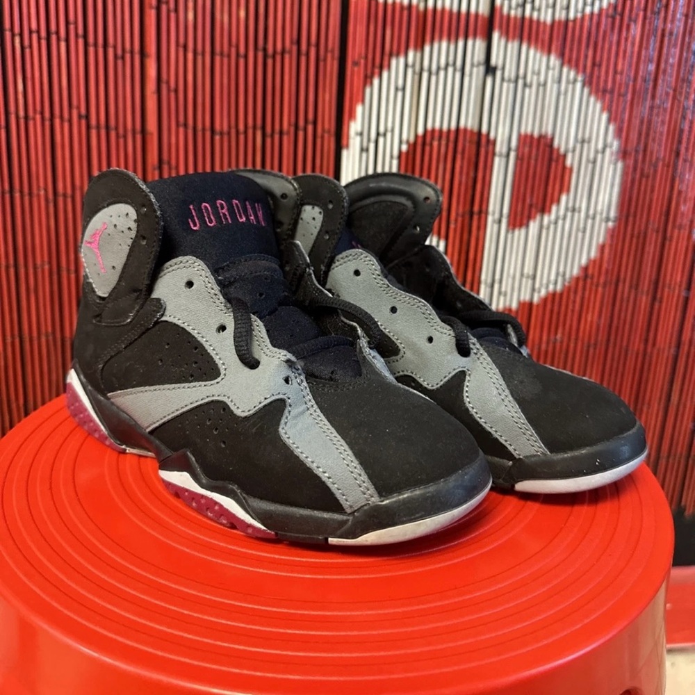 Air Jordan 7 retro Kids Black and Gray Sneakers with Pink Accents